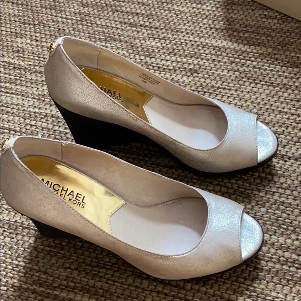 Michael kors Lexi Mid Wedge - Picture 2 of 8
